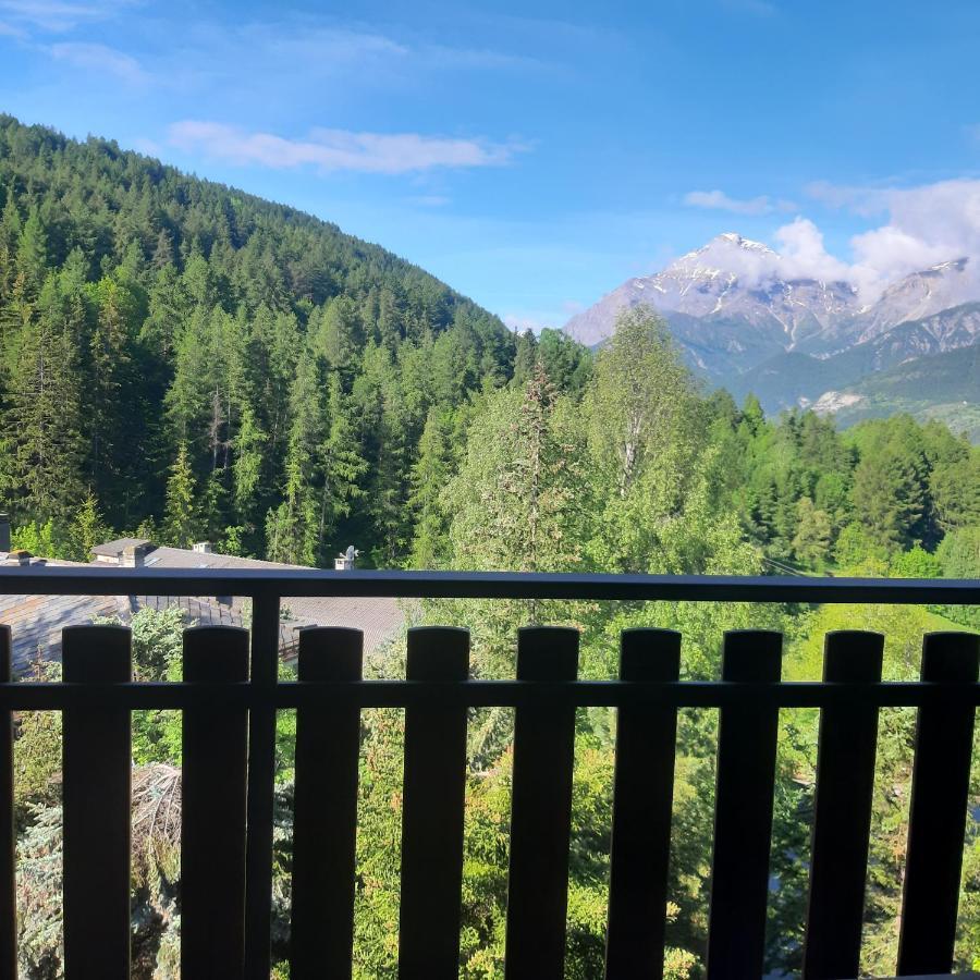 Appartamento Con Vista - Nuova Ristrutturazione Oulx Extérieur photo